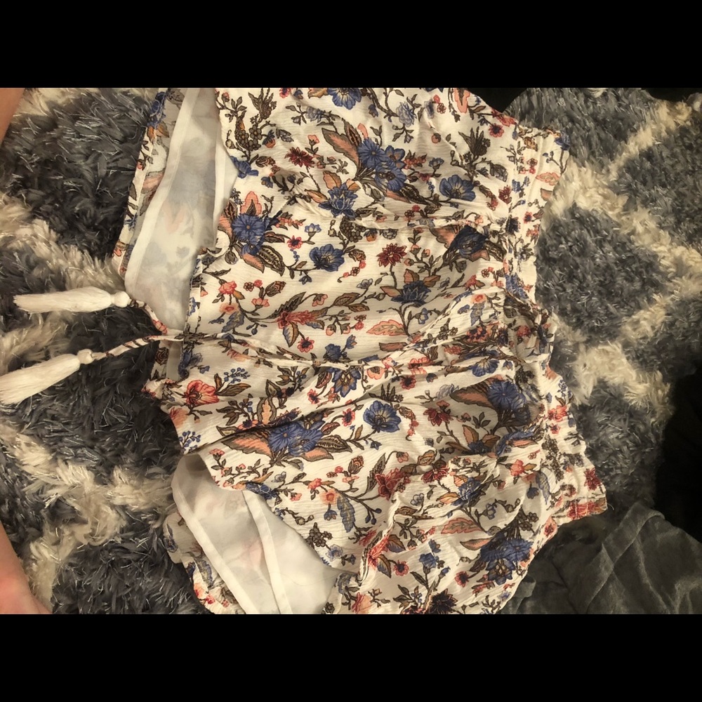AE FLORAL SHORTS